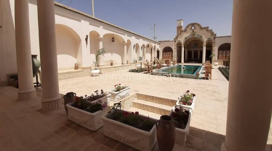 اقامتگاه سنتیvip حوض خانه اتاق 202 کاشان