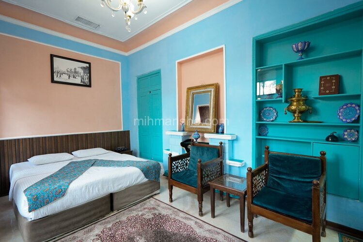 اتاق دونفره مرغ سحر در اقامتگاه بومگردی اصفهان