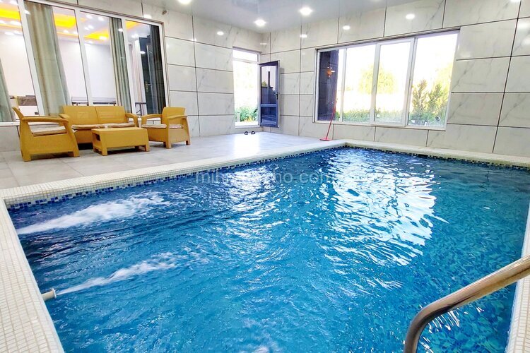 ویلا استخردار آبگرم دوخواب مبله مهستان در چهارباغ