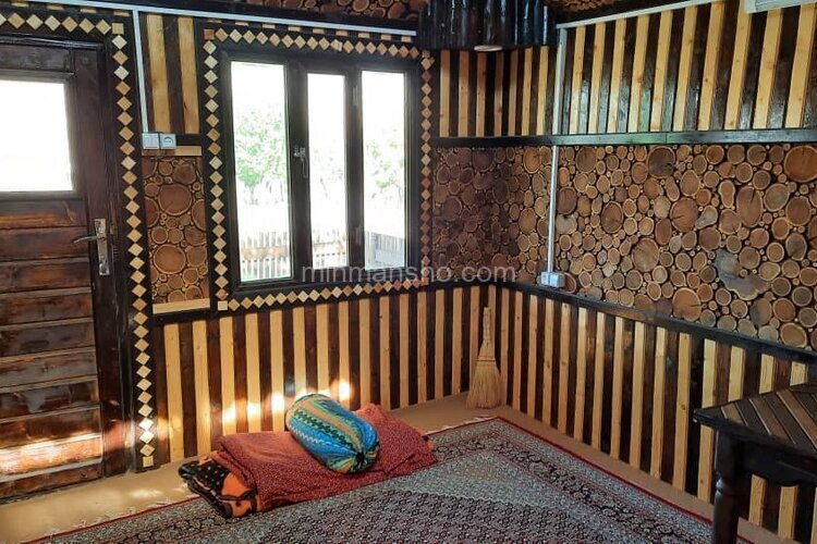 اتاق 20متری چوبی در اقامتگاه بومگردی در ماه نشان