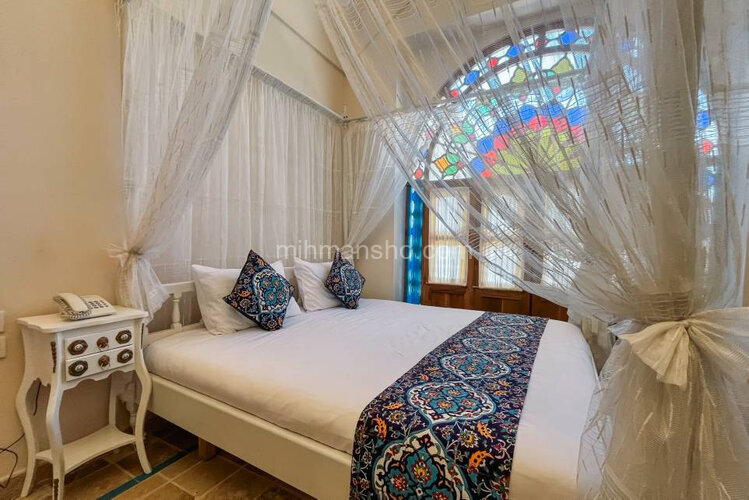 اتاق دبل VIP 202 حوضخانه در هتل کاشان
