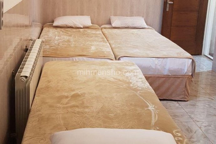 اتاق سه تخته در اقامتگاه سنتی در یزد