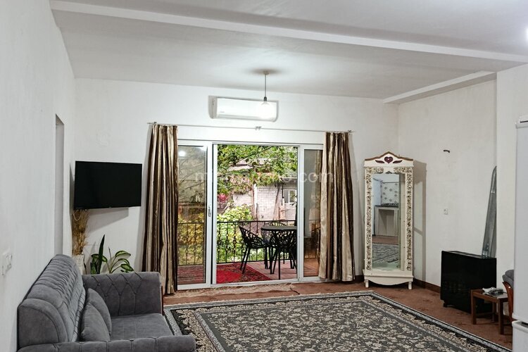 واحد در طبقه دوم ویلای لب رودخونه دردل جنگل اسالم