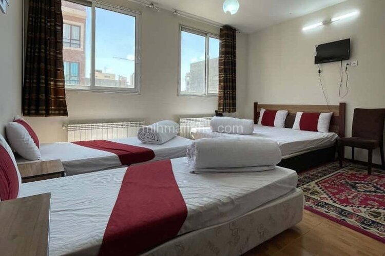 اتاق چهار تخت 202 در هتل مشهد
