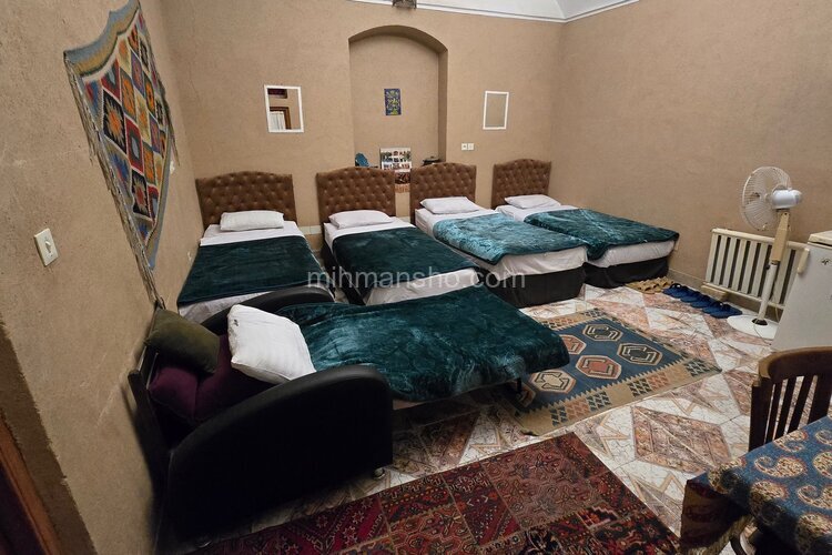 اتاق (5) در اقامتگاه بومگردی یزد