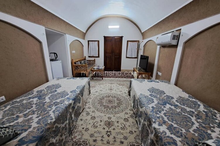 خانه باغ سنتی دوتخت 1 در بومگردی کاشان