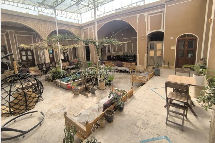 اتاق دو تخت اشتراکی آقایان در اقامتگاه بومگردی در یزد