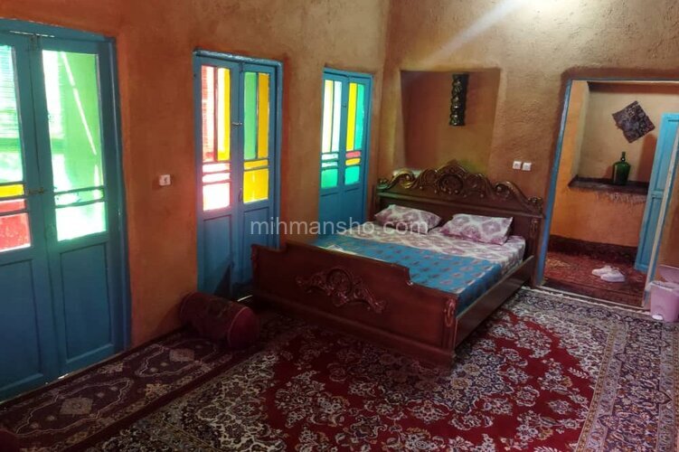 اتاق خانم دوستی بومگردی در شیراز