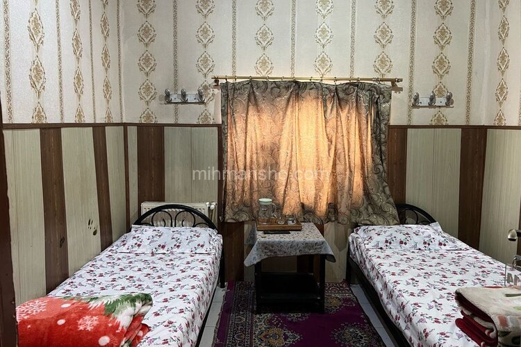 اتاق دو تخت در مهمانپذیر خیابان کارگر