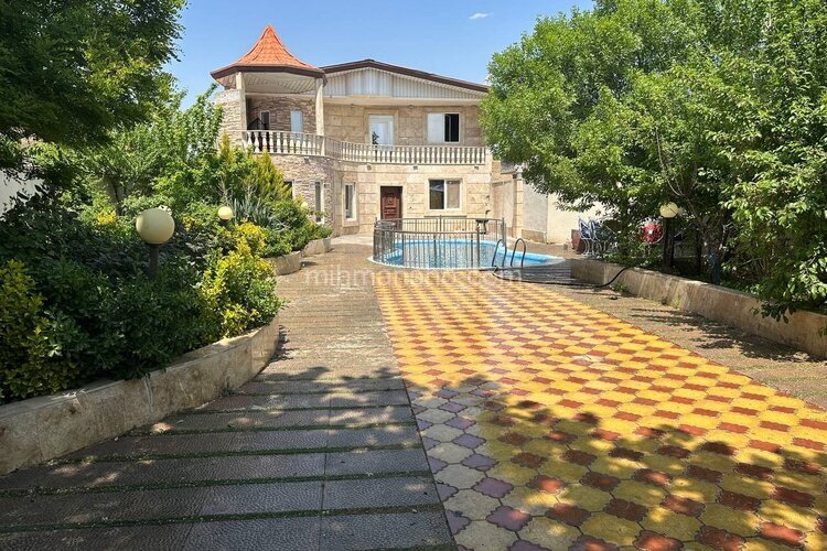 ویلا دوبلکس استخردار دوخواب در چهارباغ