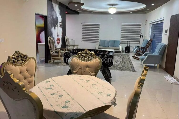 ویلا استخرسرپوشیده و جکوزی دار درکوشک زر