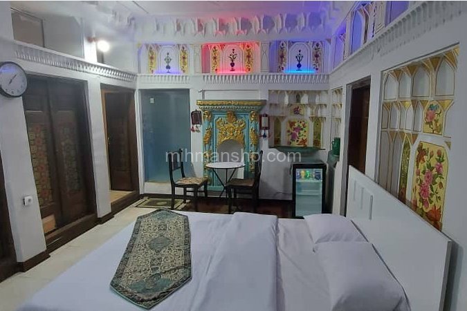 اتاق 3 تخته ترنج دراقامتگاه بومگردی در اصفهان