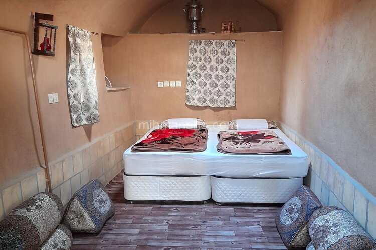 اتاق 12 متری در اقامتگاه بومگردی مهریز یزد