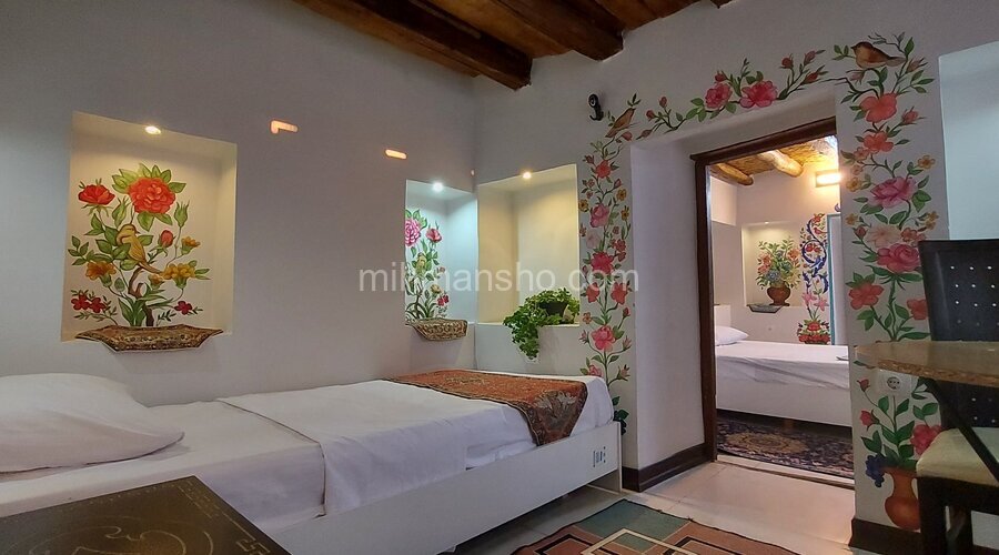 اتاق در اقامتگاه بومگردی در اصفهان