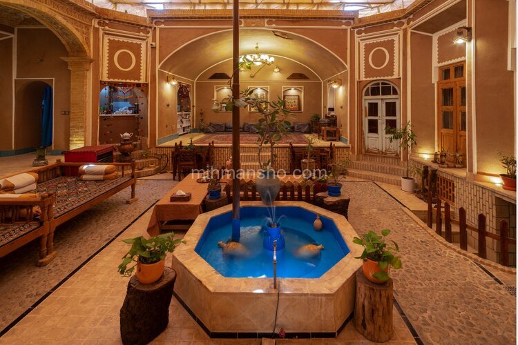 اتاق سنتی 105 در اقامتگاه بومگردی یزد