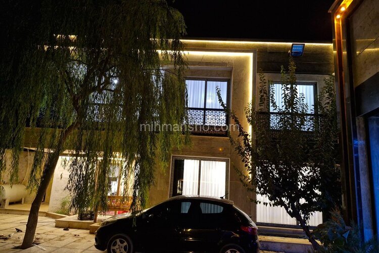 ویلا دوبلکس دوخواب استخردار در چهارباغ