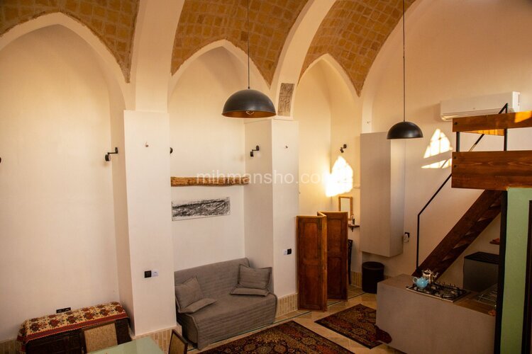 سوئیت مبله سنتی سارا در کاشان