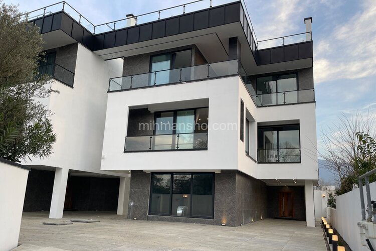 ویلا تریپلکس چهارخواب آمیتیس 2 در رویان