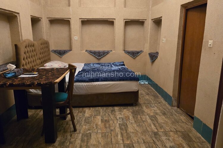 اتاق (4) در اقامتگاه بومگردی یزد