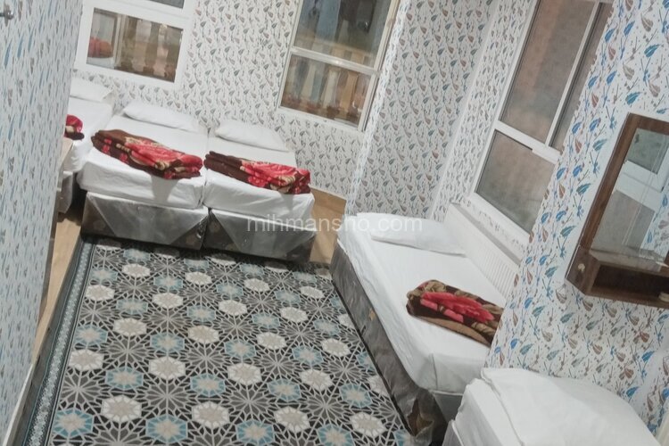 اتاق 7 تخته در مهمانپذیر مشهد