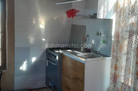 واحدگل یاس در اقامتگاه سنتی بهشهر