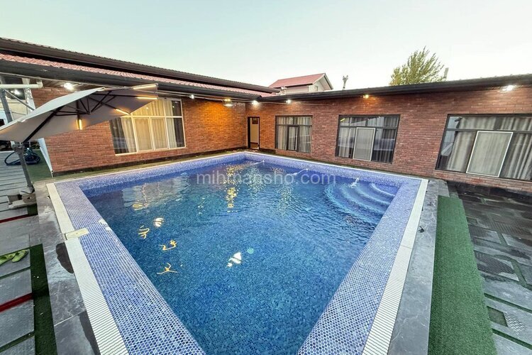 ویلا استخردارچهار خواب  ستاره در چهارباغ