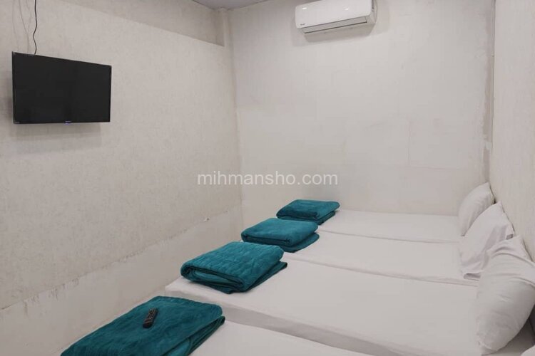 سوئیت(6نفره) زیرهمکف مسافرخانه در مشهد