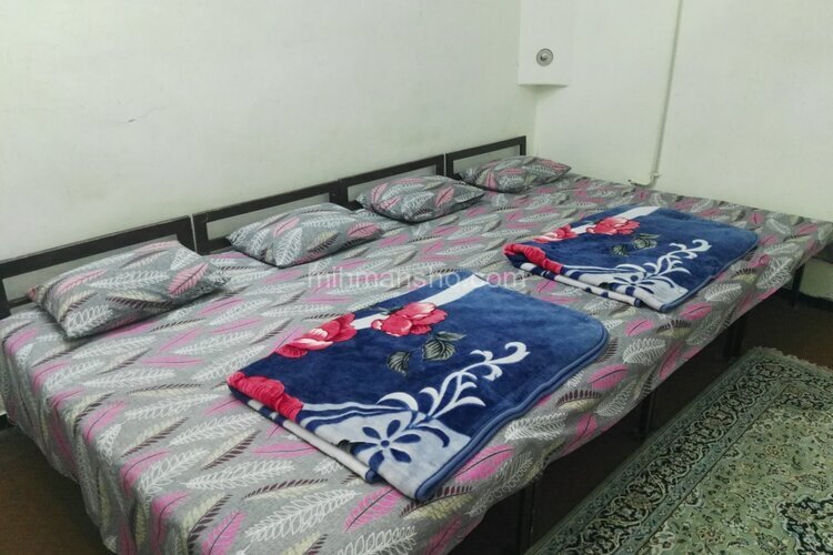 اتاق 4 تخته 1 در مهمانسرا لار