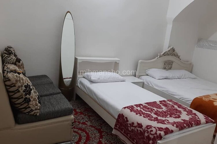 اتاق 18 متری 2 تخت شماره 2 در مسافرخانه یزد