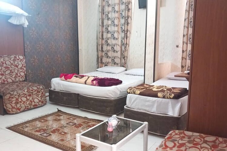 اتاق پنج نفره 1 هتل آپارتمان  در مشهد