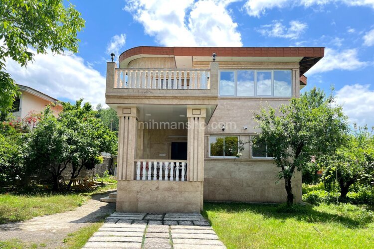 باغ ویلا دوبلکس سه خواب تی تی در سیاهکل | نمای ورودی ویلا تصویر اصلی