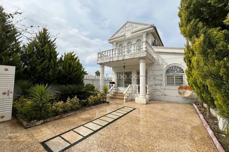 ویلا دوبلکس سه خواب استخردار قوی سفید در آمل