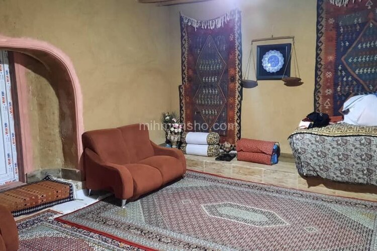 اتاق24 متری در اقامتگاه بومگردی درماه نشان