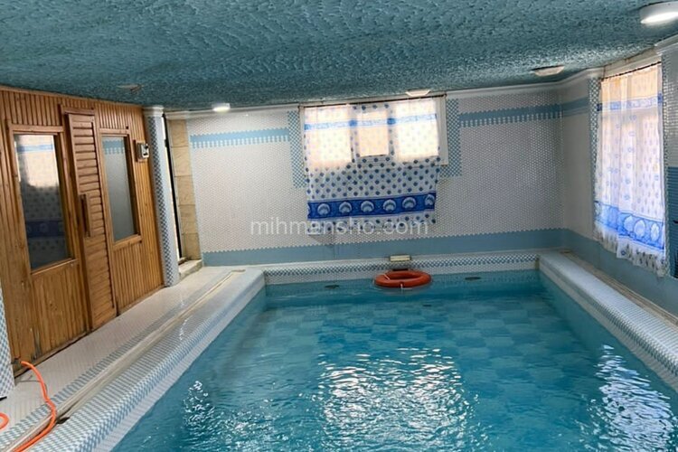 ویلا استخردار سه طبقه 5 خواب کوهستانی  دره استراتژیک در لواسان