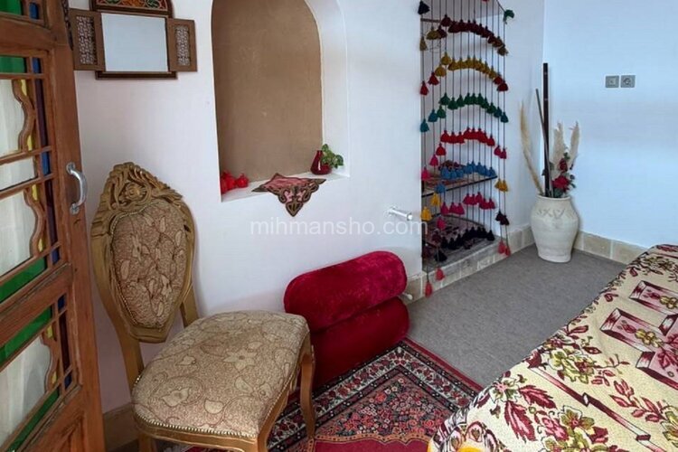 واحد مبله گل انار در اقامتگاه بوم گردی در یزد