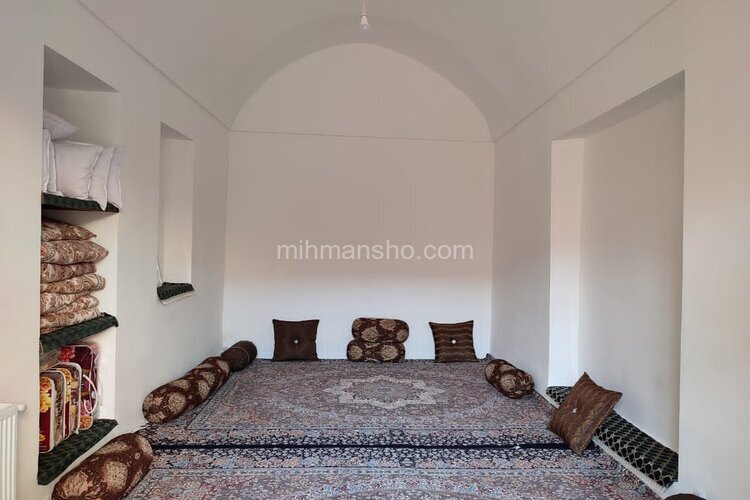 اتاق 24 متری بهاری در اقامتگاه بوم گردی ورزنه