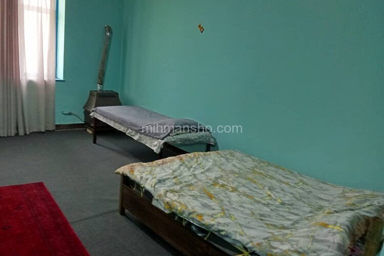 اتاق سه نفره در اقامتگاه بومگردی رشت