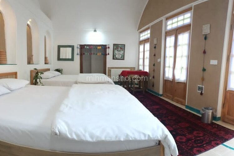 اتاق سعادت در اقامتگاه بومگردی یزد