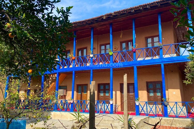 اتاق هخامنشیان در اقامتگاه بومگردی گلوگاه