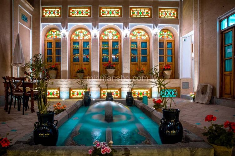 اتاق جلیل شهناز در اقامتگاه بومگردی اصفهان