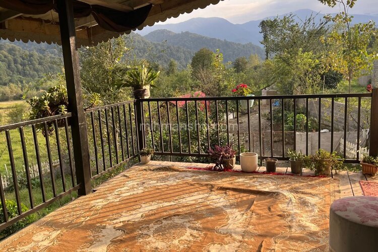 واحد مبله تکخواب در طبقه دوم ویلا  سرای پدری در شفت