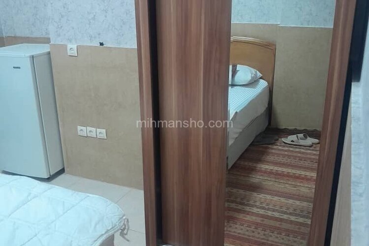 اتاق 103 دو تخت در مسافرخانه میدان خراسان