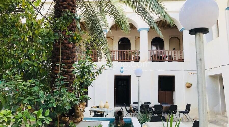 اتاق دراقامتگاه بومگردی در لارستان | اقامتگاه بوم گردی نریمان