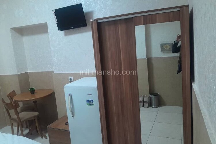 اتاق 203 دو تخت در مسافرخانه میدان خراسان
