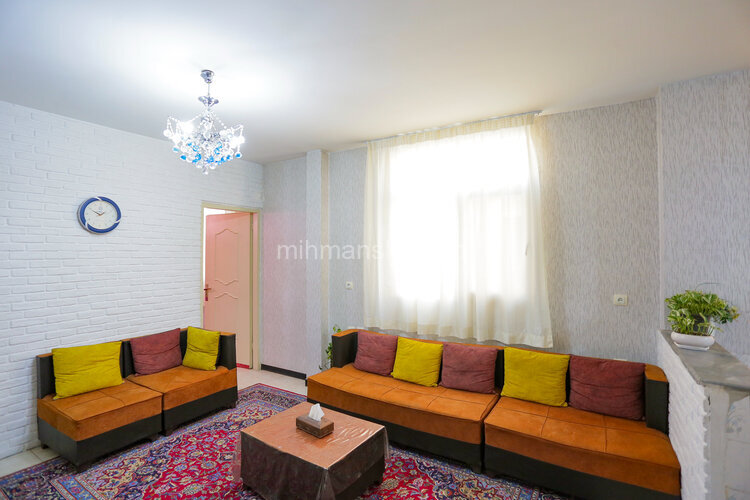 آپارتمان مبله تکخواب واحد 3 در میدان انقلاب