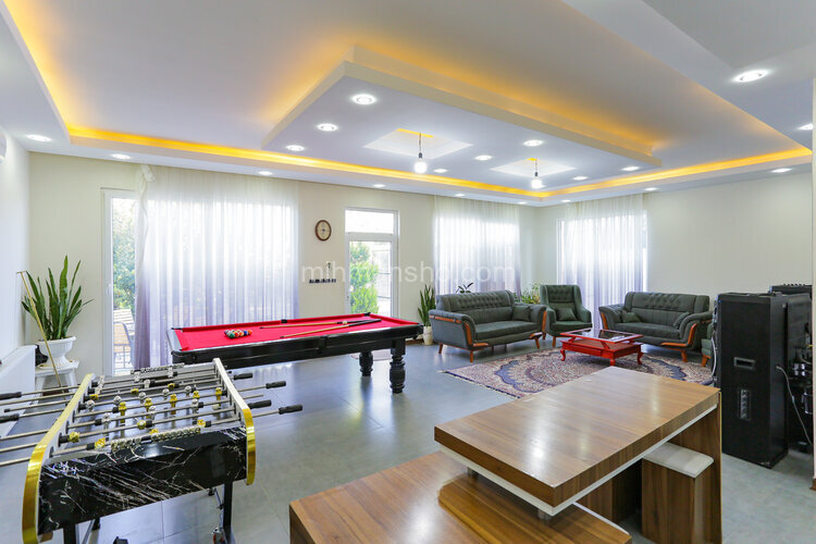 ویلا استخردار آبگرم سبز در چهار باغ