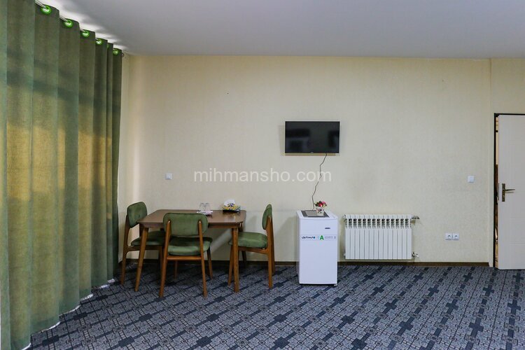 اتاق 3 نفره در هاستل کریمخان