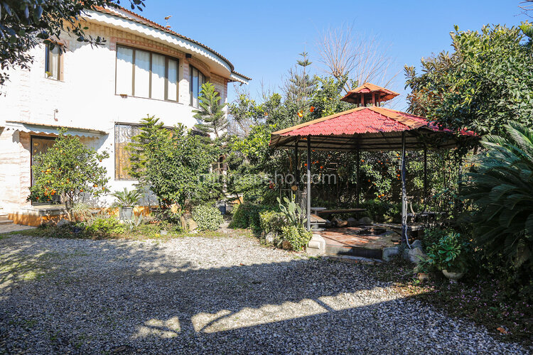 واحد دو خواب مهر2 در طبقه همکف ویلا در رامسر | آلاچیق