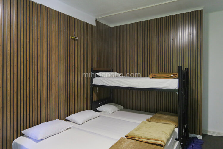 سوئیت 303 در مهمانپذیر بلوار کشاورز