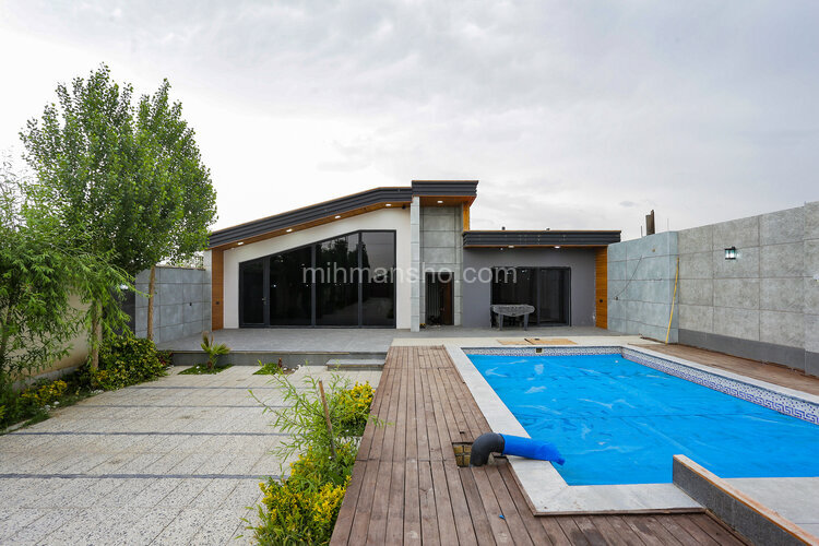 خانه ویلایی دو خواب استخردار در چهارباغ